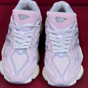 New Balance 9060  pink (December Sky) M8/W9.5  Unisex